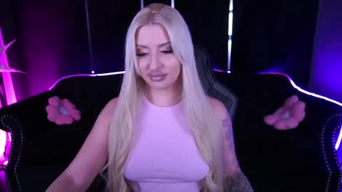 gracedaviess online show from May 1, 1:05 pm