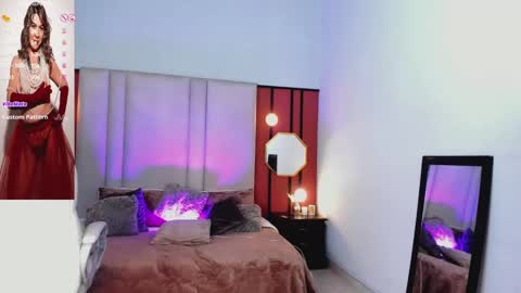 Snapshot of graceelizabeth_ chatting on March 3, 8:54 pm Zuly online show from March 3, 8:54 pm