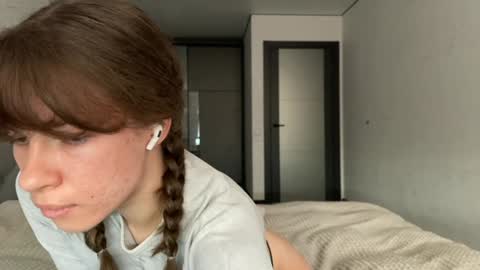 Snapshot of gracefulcharm_ chatting on January 1, 6:47 am Daria online show from January 1, 6:47 am