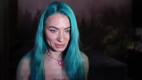 Snapshot of gracegreen chatting on December 7, 8:44 am I will be glad to see you 30 N 1800 - 2300 gmt3 online show from December 7, 8:44 am