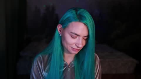 Snapshot of gracegreen chatting on December 13, 6:31 am I will be glad to see you 30 N 1800 - 2300 gmt3 online show from December 13, 6:31 am