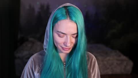 Snapshot of gracegreen chatting on December 13, 11:45 am I will be glad to see you 30 N 1800 - 2300 gmt3 online show from December 13, 11:45 am