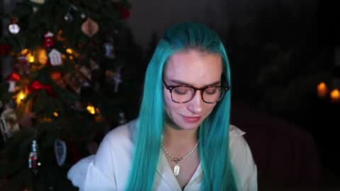 Snapshot of gracegreen chatting on December 30, 6:53 am I will be glad to see you 30 N 1800 - 2300 gmt3 online show from December 30, 6:53 am