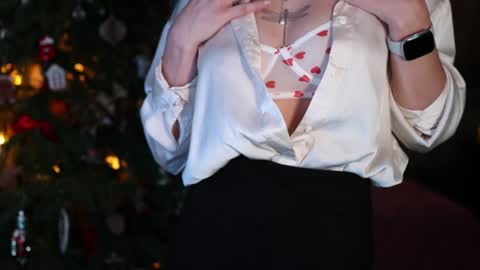 Snapshot of gracegreen chatting on December 30, 10:53 am I will be glad to see you 30 N 1800 - 2300 gmt3 online show from December 30, 10:53 am