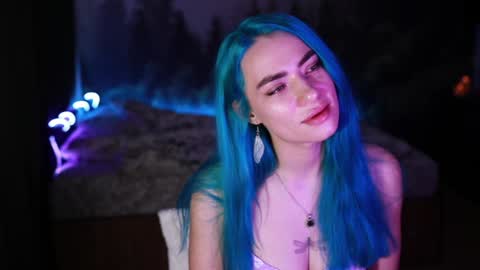 Snapshot of gracegreen chatting on February 8, 6:43 am I will be glad to see you 30 N 1800 - 2300 gmt3 online show from February 8, 6:43 am