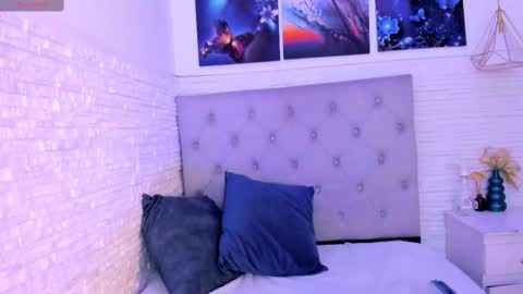 Snapshot of graceymilf999 chatting on March 7, 11:18 am Gracey Milf online show from March 7, 11:18 am