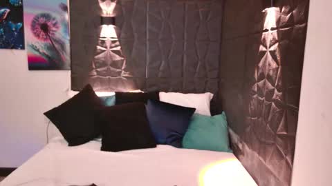 Snapshot of graceymilf999 chatting on October 14, 11:22 am Gracey Milf online show from October 14, 11:22 am