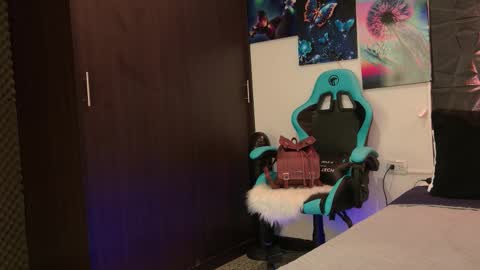 Snapshot of graceymilf999 chatting on October 26, 11:27 am Gracey Milf online show from October 26, 11:27 am