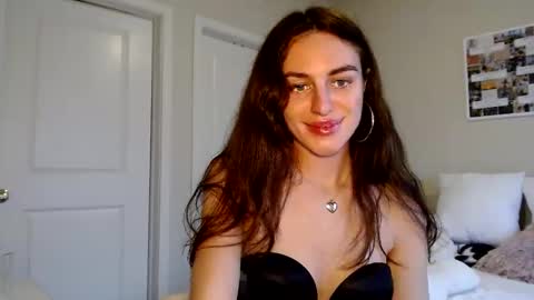 Gracie Smith online show from February 3, 11:36 pm
