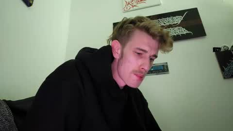 Snapshot of graff4 chatting on February 8, 12:38 am Smallcom online show from February 8, 12:38 am