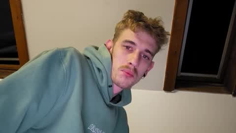 Snapshot of graff4 chatting on November 29, 10:02 pm Smallcom online show from November 29, 10:02 pm