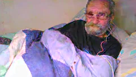 Snapshot of grandpa_mark chatting on February 5, 4:06 am Mark online show from February 5, 4:06 am