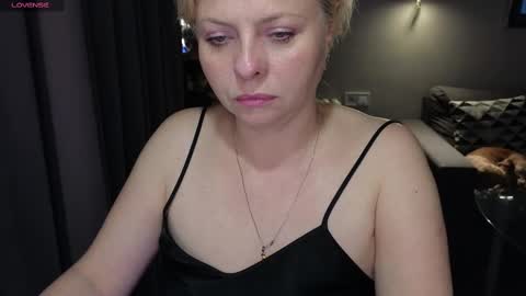 Snapshot of gray_swann chatting on February 20, 1:30 pm Ray online show from February 20, 1:30 pm