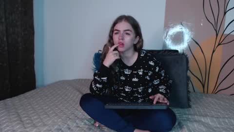 Snapshot of grecia_rouse chatting on December 10, 10:47 pm  GRECIA  online show from December 10, 10:47 pm