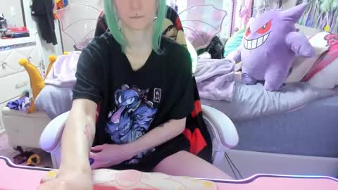 Snapshot of greeneyedlovexo chatting on October 9, 6:39 pm GreenEyedLovexo online show from October 9, 6:39 pm