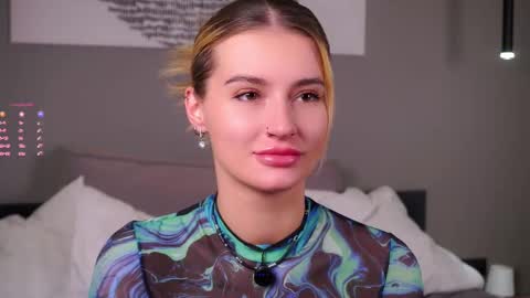 Snapshot of greengazon chatting on November 12, 1:55 pm Kelly online show from November 12, 1:55 pm