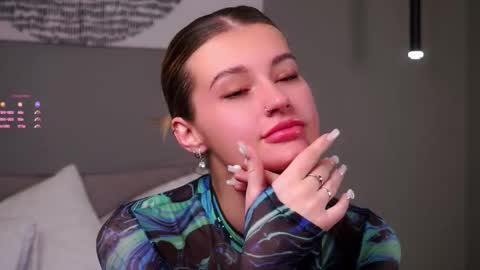 Snapshot of greengazon chatting on November 13, 1:32 pm Kelly online show from November 13, 1:32 pm