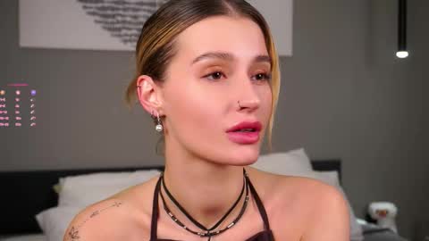 Snapshot of greengazon chatting on November 16, 12:44 pm Kelly online show from November 16, 12:44 pm