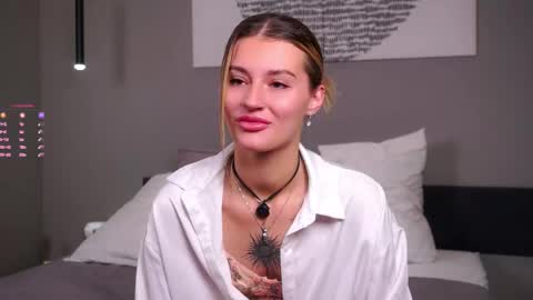 Snapshot of greengazon chatting on November 23, 1:44 pm Kelly online show from November 23, 1:44 pm