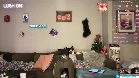 Snapshot of greenxxxqueen chatting on November 30, 5:11 am SexQueen Nikki online show from November 30, 5:11 am