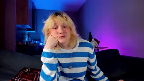 Snapshot of gregory_byyrd chatting on December 24, 7:22 pm Greg-independent model online show from December 24, 7:22 pm