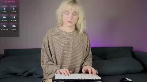 Snapshot of gregory_byyrd chatting on November 13, 10:08 pm Greg-independent model online show from November 13, 10:08 pm