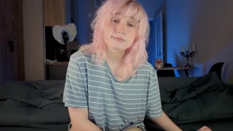 Greg-independent model online show from April 4, 9:45 pm