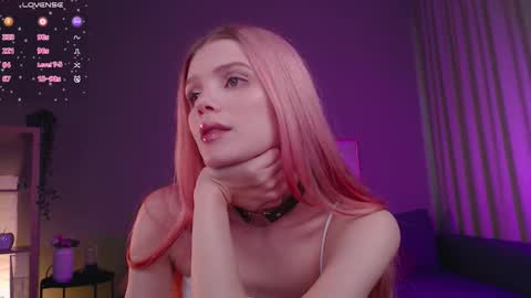 Snapshot of gretchen_mol chatting on October 12, 7:40 am gretchen_mol online show from October 12, 7:40 am