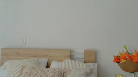 Snapshot of grettabenett_ chatting on October 27, 9:30 pm Gretta online show from October 27, 9:30 pm