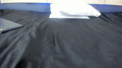 Snapshot of grettarouse chatting on February 20, 6:26 am GRETA online show from February 20, 6:26 am