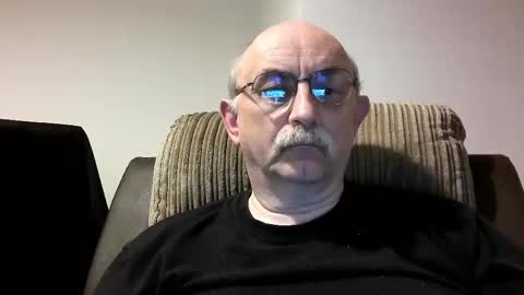 Snapshot of grey_dom chatting on December 1, 4:40 pm Master Sir online show from December 1, 4:40 pm