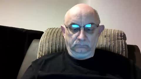 Snapshot of grey_dom chatting on December 8, 11:57 am Master Sir online show from December 8, 11:57 am