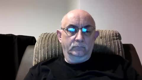 Snapshot of grey_dom chatting on December 8, 3:02 pm Master Sir online show from December 8, 3:02 pm