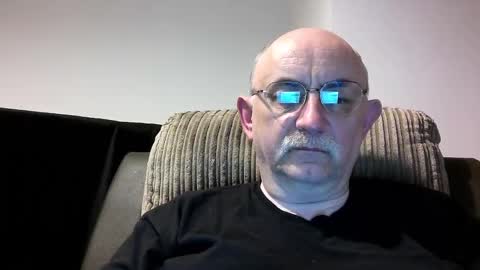 Snapshot of grey_dom chatting on December 15, 7:21 pm Master Sir online show from December 15, 7:21 pm