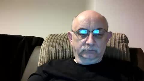 Snapshot of grey_dom chatting on December 16, 9:31 pm Master Sir online show from December 16, 9:31 pm