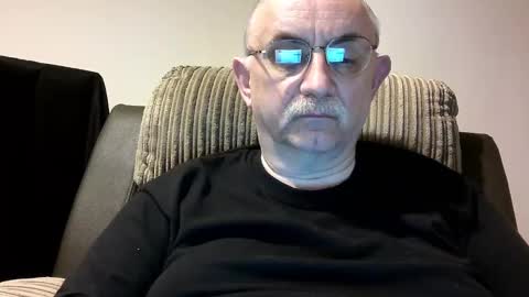 Snapshot of grey_dom chatting on December 27, 7:14 pm Master Sir online show from December 27, 7:14 pm