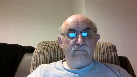 Snapshot of grey_dom chatting on September 27, 10:20 am Master Sir online show from September 27, 10:20 am