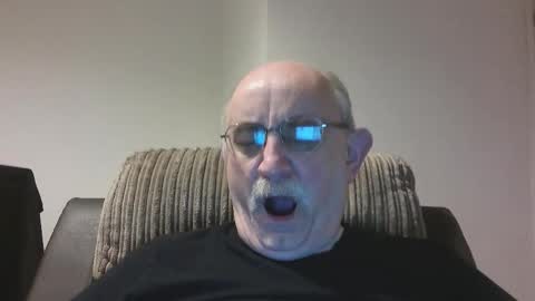 Snapshot of grey_dom chatting on October 18, 10:05 am Master Sir online show from October 18, 10:05 am