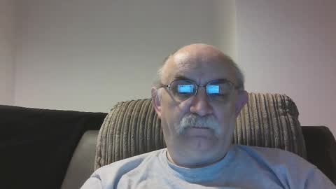 Snapshot of grey_dom chatting on October 26, 8:20 am Master Sir online show from October 26, 8:20 am