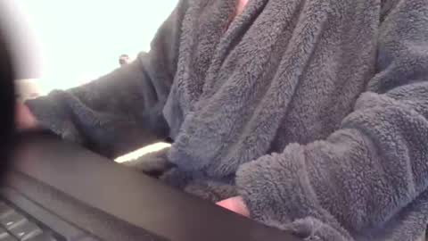 Snapshot of greyfox_6000 chatting on February 19, 8:12 am greyfox_6000 online show from February 19, 8:12 am