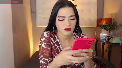 Snapshot of greys_ath chatting on October 25, 1:35 am greys online show from October 25, 1:35 am