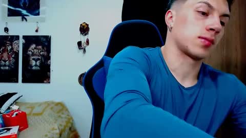 Snapshot of griego01 chatting on December 2, 2:31 am griego01 online show from December 2, 2:31 am