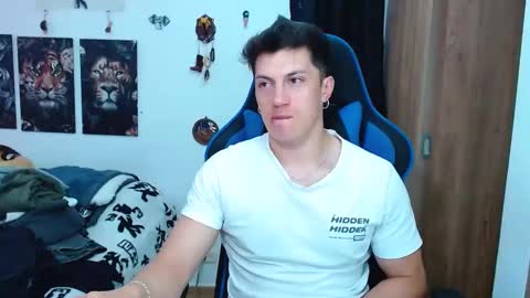 Snapshot of griego01 chatting on February 16, 10:21 pm griego01 online show from February 16, 10:21 pm