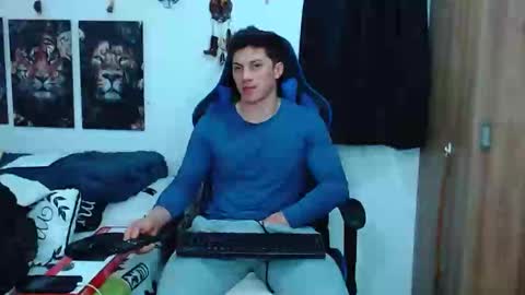 Snapshot of griego01 chatting on February 23, 1:46 am griego01 online show from February 23, 1:46 am