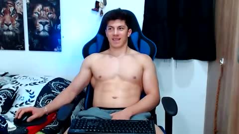 Snapshot of griego01 chatting on February 28, 1:37 am griego01 online show from February 28, 1:37 am