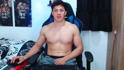 Snapshot of griego01 chatting on February 28, 4:43 am griego01 online show from February 28, 4:43 am