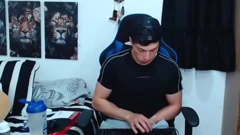 Snapshot of griego01 chatting on March 2, 3:24 am griego01 online show from March 2, 3:24 am