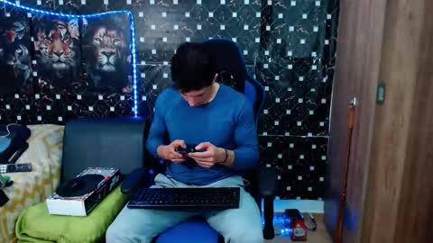 Snapshot of griego01 chatting on September 17, 12:12 am griego01 online show from September 17, 12:12 am