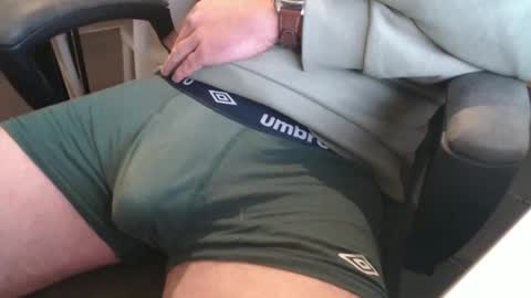 Snapshot of griesie chatting on November 17, 11:43 pm Griesie online show from November 17, 11:43 pm