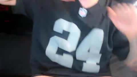 Snapshot of gripthahips chatting on February 18, 11:22 am Gripthahips online show from February 18, 11:22 am